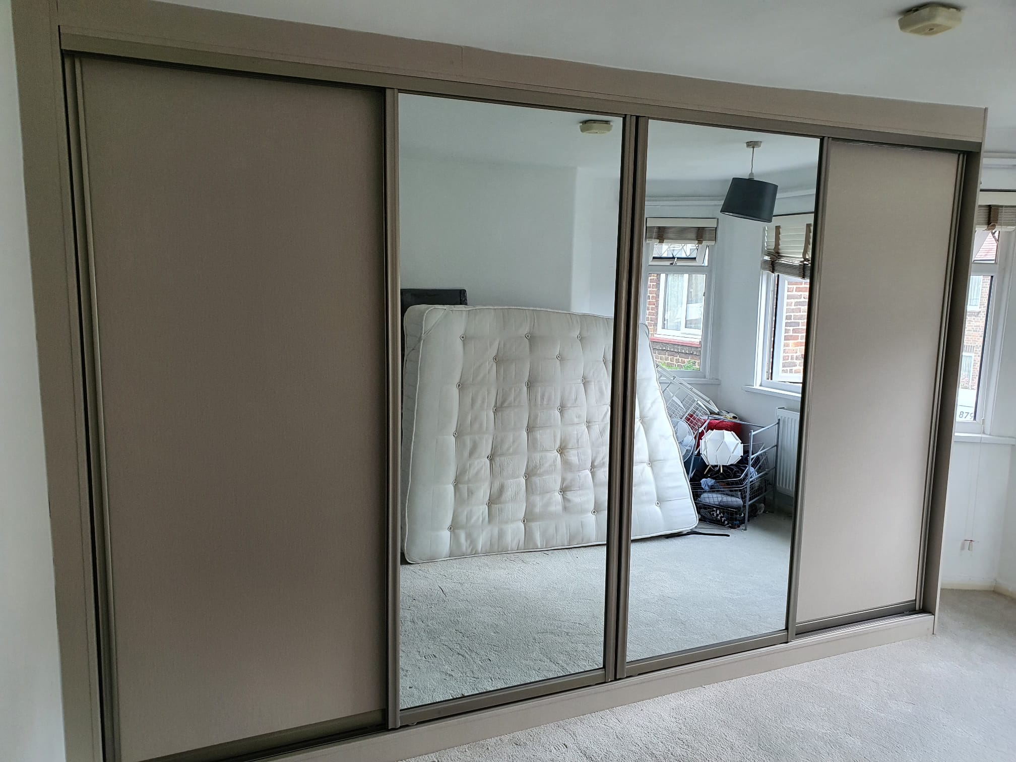 slided mirror wardrobe